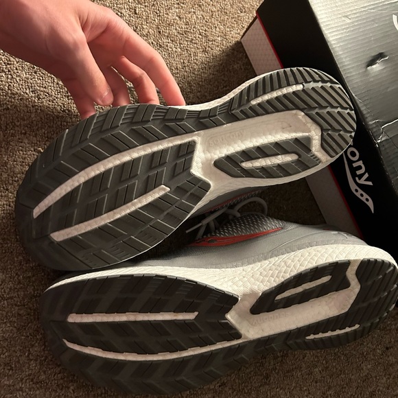 Saucony Triumph 18 Size 14 wide - Picture 2 of 8